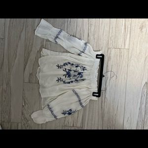 American Eagle Off the shoulder top